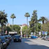 Oggi quindi vi parliamo di questo storico parco delimitato da ringhiere in ferro che divide i quartieri Murat e Libert�, regalando un po� �d�aria� a una zona della citt� estremamente urbanizzata